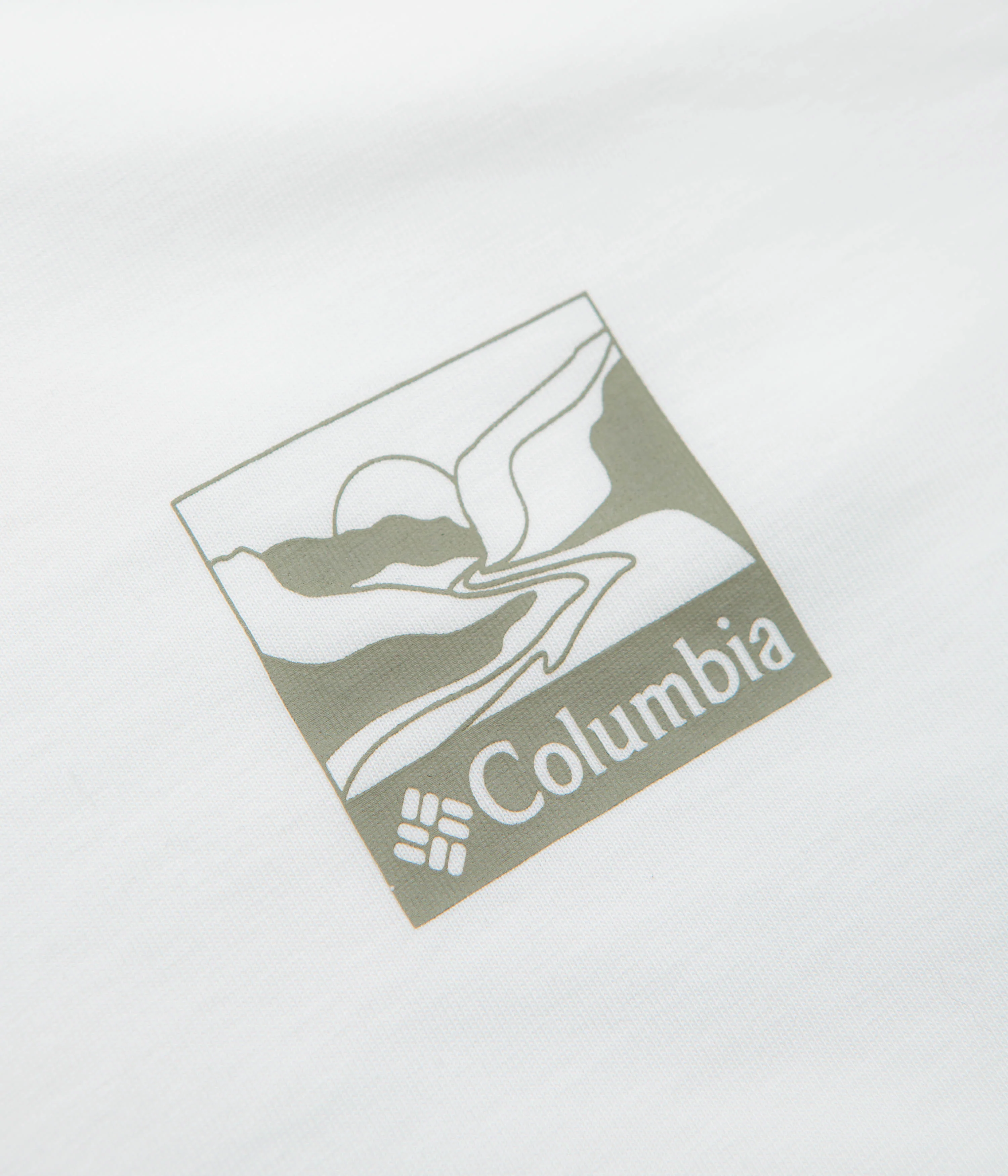 Columbia Explorers Canyon Back T-Shirt - White / Trailscape - Image 3