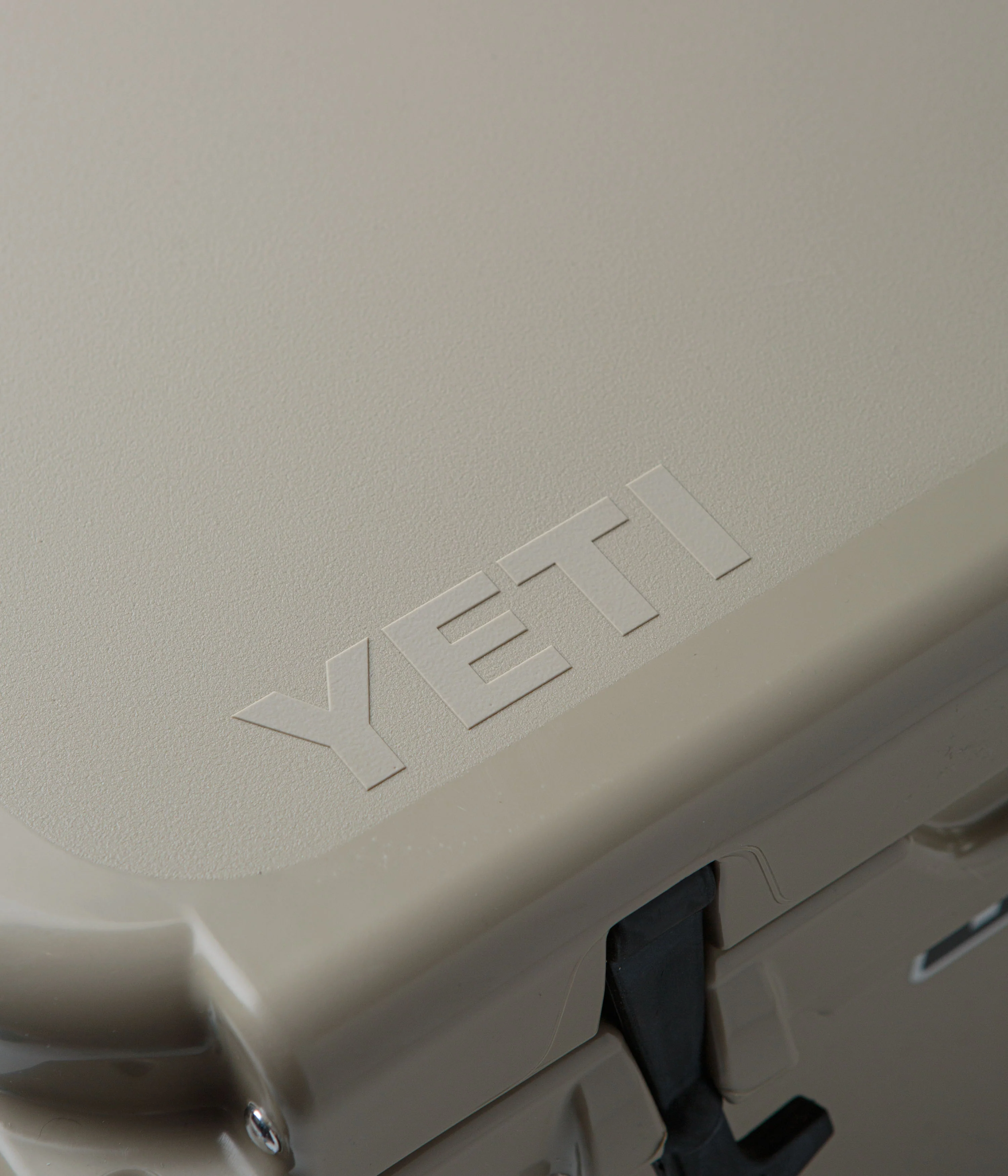 Yeti Tundra 35 Hard Cooler - Tan - Image 4